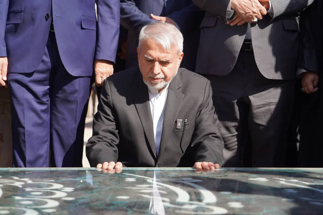 مجموعه «شمس تبریزی» به نماد فرهنگ و افتخار ملی تبدیل شود